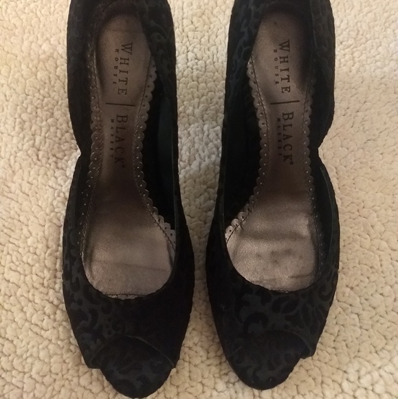 White 🏠 Black Market velvet pump heels sz 6.5 - Picture 5 of 6